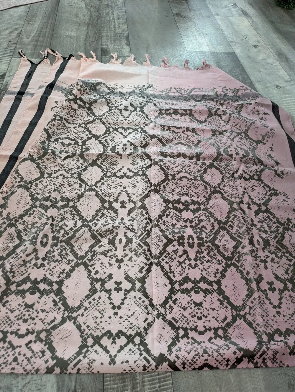 Leigh Luca PinkSnake Print Scarf Shawl Cotton Silk Fringe Edge Wrap Rectangle